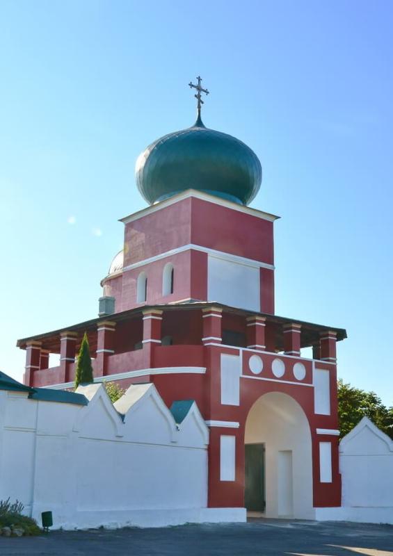 Церковь Всех Святых (восстанавливается)